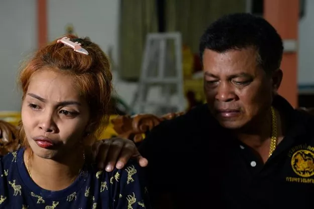 jiranuch trirat is comforted her by father at a temple in phuket thailand april 25 2017 photo reuters jiranuch trirat is comforted her by father at a temple in phuket thailand april 25 2017 photo reuters