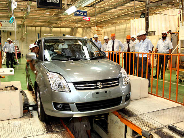 Pak Suzuki announces brief closure of plants | The Express Tribune