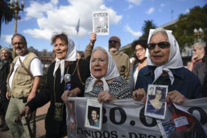 four decades on argentina s mothers still marching four decades on argentina s mothers still marching