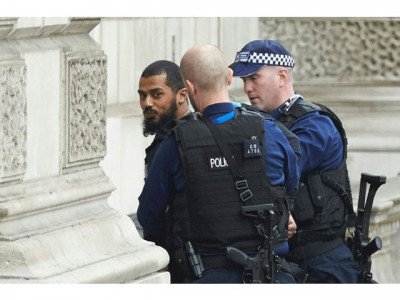 london police arrest man on terrorism charge near uk parliament