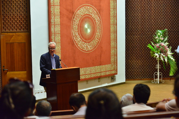 prof leif stenberg delivering lecture on 039 science and islam 039 photo courtesy akuh