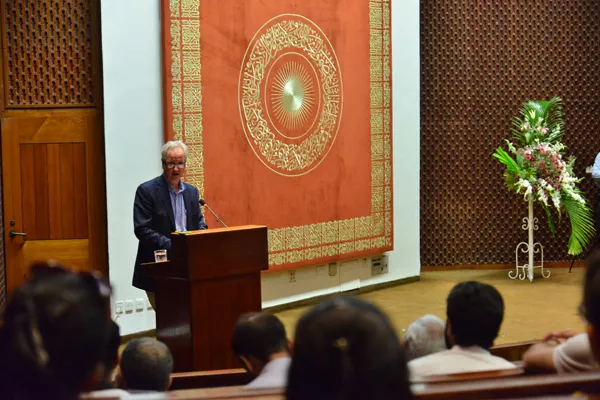 prof leif stenberg delivering lecture on 039 science and islam 039 photo courtesy akuh prof leif stenberg delivering lecture on 039 science and islam 039 photo courtesy akuh