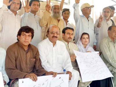 artistes of k p protest for revival of industry