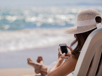 7 ways to protect your phone at the beach 7 ways to protect your phone at the beach