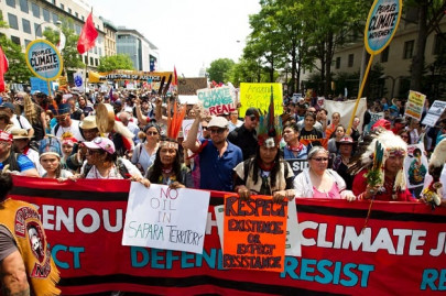 thousands march in washington to protest trump climate policies thousands march in washington to protest trump climate policies