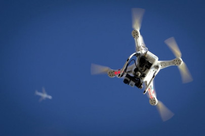 passenger plane comes close to hitting multiple drones in london passenger plane comes close to hitting multiple drones in london