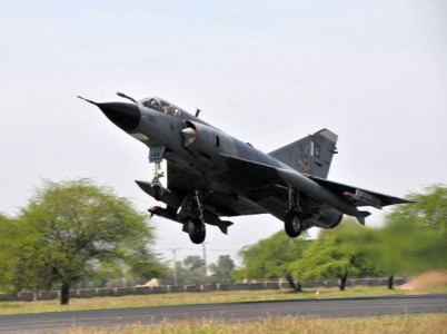 paf training jet crashes near jhang