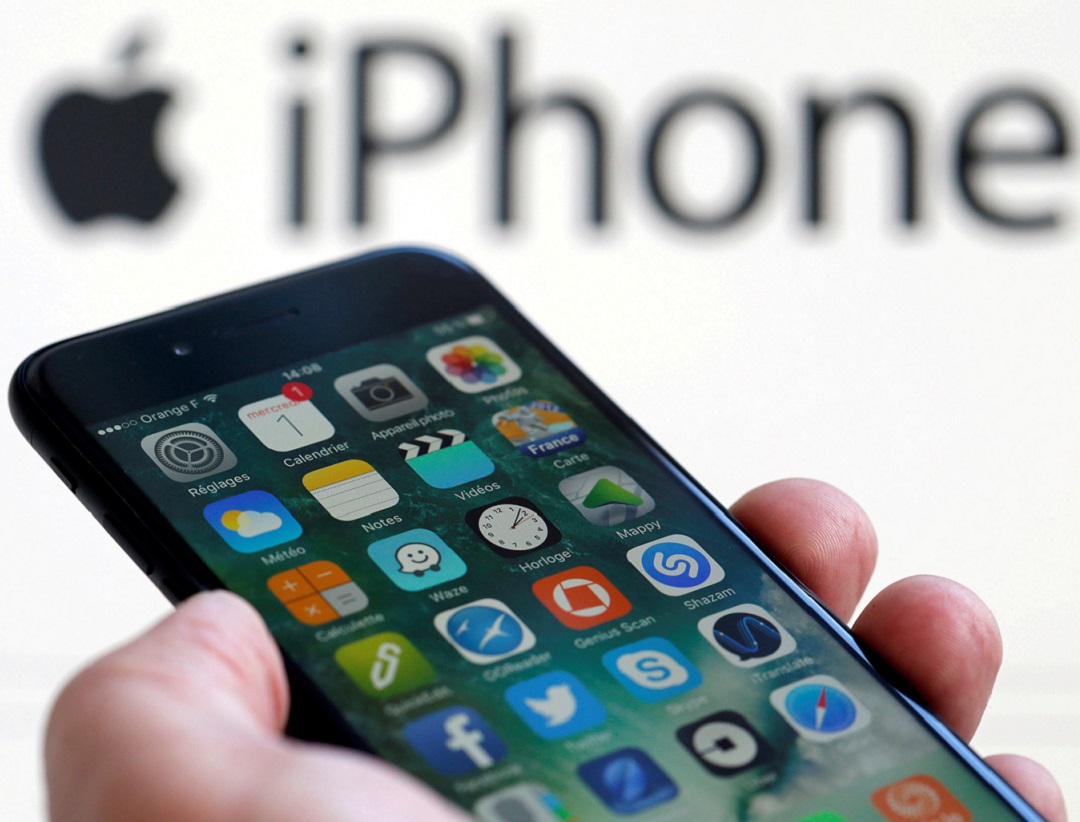 apple sold 50 76 million iphones in the second quarter photo afp