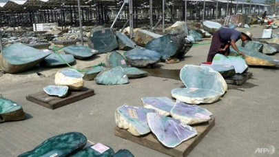myanmar police hunt scavengers who found huge jade boulder myanmar police hunt scavengers who found huge jade boulder