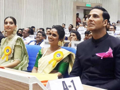 akshay kumar sonam kapoor attend national awards gala with families