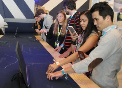 smart denim promises touchscreen tech clothes smart denim promises touchscreen tech clothes