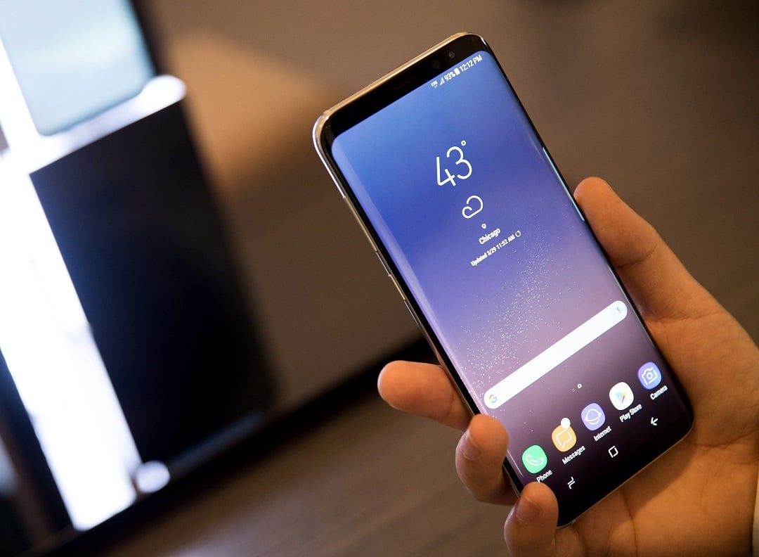 a view of the new samsung galaxy s8 at its samsung launch event march 29 2017 in new york city photo afp