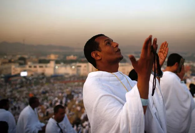 minister claimed that the ministry was working to get an umrah ban lifted on pakistanis below the age of 40 photo afp