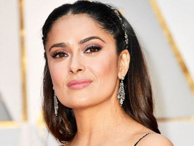 women don t need to have children to show their maternal instincts salma hayek women don t need to have children to show their maternal instincts salma hayek