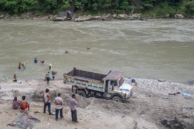 banned in 1991 sand mining from riverbeds continues illegally in nepal photo nabin baral