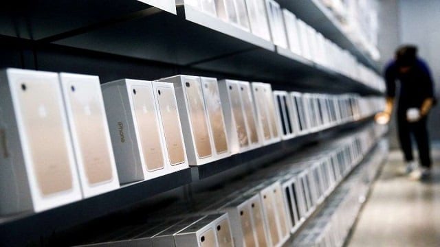 iphone launch reportedly on schedule photo reuters iphone launch reportedly on schedule photo reuters