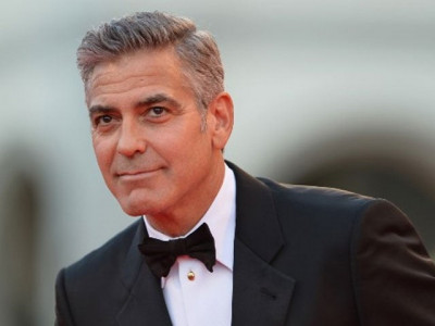 this picture of george clooney from his modelling days is breaking the internet this picture of george clooney from his modelling days is breaking the internet