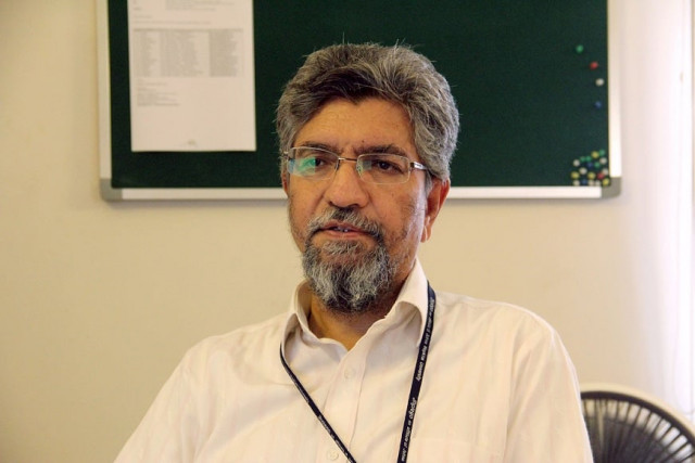 dr farid midhet says that the doctors here don 039 t have the required skills to save the lives of newborns and mothers during pregnancies and deliveries photo ayesha mir
