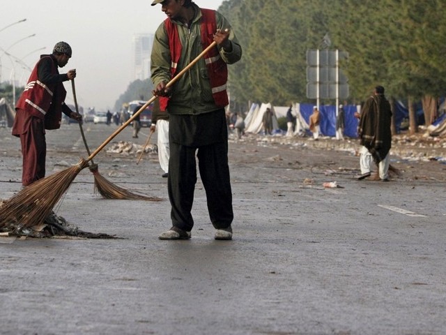 sanitary workers protest strict health authority rules