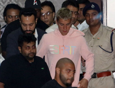 justin bieber in mumbai for his maiden concert in india justin bieber in mumbai for his maiden concert in india