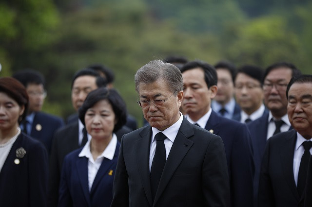 south korea 039 s president moon jae in arrives at the national cemetery in seoul on may 10 2017 photo afp south korea 039 s president moon jae in arrives at the national cemetery in seoul on may 10 2017 photo afp