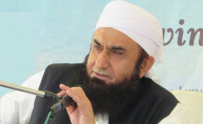 maulana tariq jameel offloaded from canada bound flight at dubai airport maulana tariq jameel offloaded from canada bound flight at dubai airport
