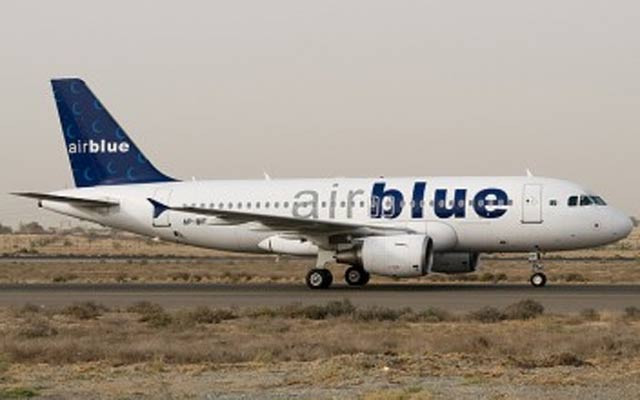 airblue pilot safely lands aircraft after bird strike in karachi airblue pilot safely lands aircraft after bird strike in karachi