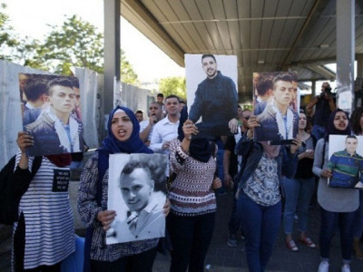 clashes erupt at palestinian protest to support hunger strikers clashes erupt at palestinian protest to support hunger strikers