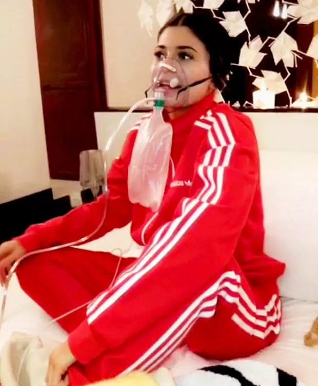 jenner receives oxygen photo courtesy snapchat jenner receives oxygen photo courtesy snapchat