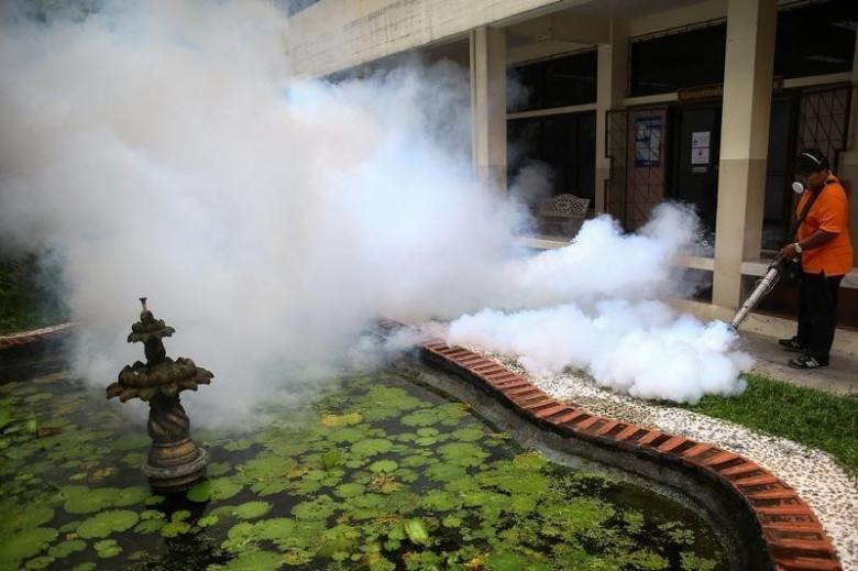 fumigation to control the spread of mosquitoes photo reuters