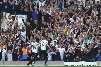 spurs down united in white hart lane finale spurs down united in white hart lane finale