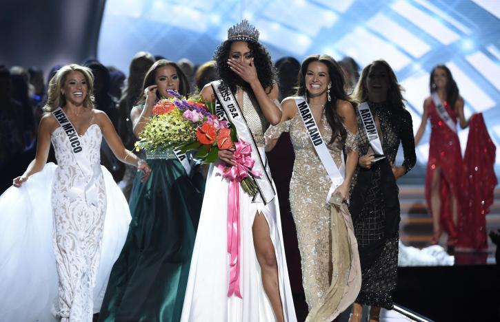 2017 miss usa las vegas nevada u s 14 05 2017   miss district of columbia kara mccullough reacts after being crowned 2017 miss usa reuters david becker