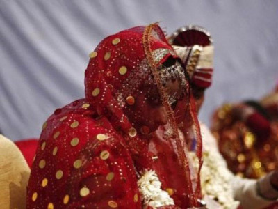 indian woman abducts lover at gunpoint on his wedding night indian woman abducts lover at gunpoint on his wedding night