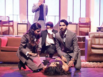 murder mystery adaptation keeps audience on edge