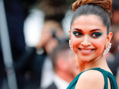 with overdone eyes boring hair bun deepika disappoints on cannes day 2 with overdone eyes boring hair bun deepika disappoints on cannes day 2