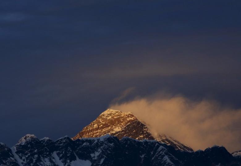 light illuminates mount everest during the in solukhumbu district also known as the everest region in this picture taken november 30 2015 photo reuters