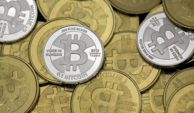 bitcoin has plummeted by more than half from its april peak of almost 65 000 photo reuters bitcoin has plummeted by more than half from its april peak of almost 65 000 photo reuters