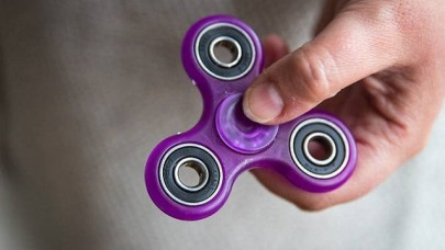 fidget spinner craze is now taking over iphones fidget spinner craze is now taking over iphones