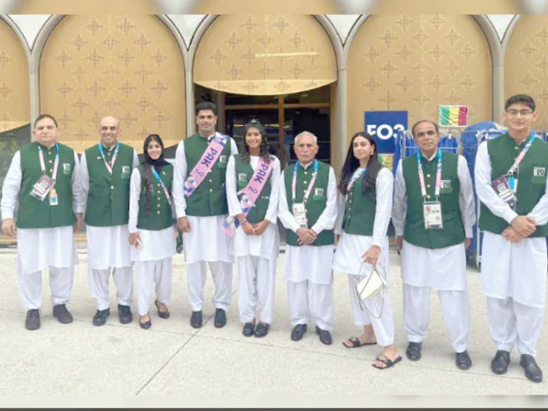 pakistan s olympic contingent poses for the camera before the paris games 2024 opening ceremony on friday photo afp