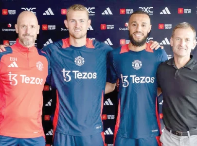 man utd sign bayern s de ligt mazraoui