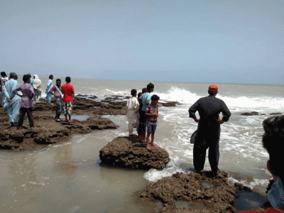 citizens flout ban flock to beaches despite high tides citizens flout ban flock to beaches despite high tides