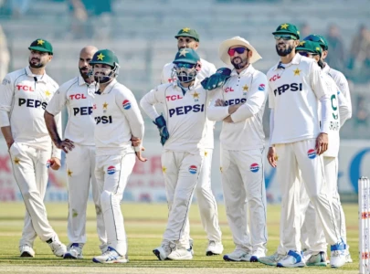 ex cricketers blast dismal pak show in 2nd test