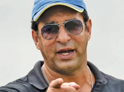akram backs younis as pakistan test coach akram backs younis as pakistan test coach