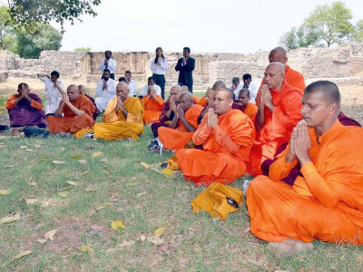 monks laud pakistani hospitality