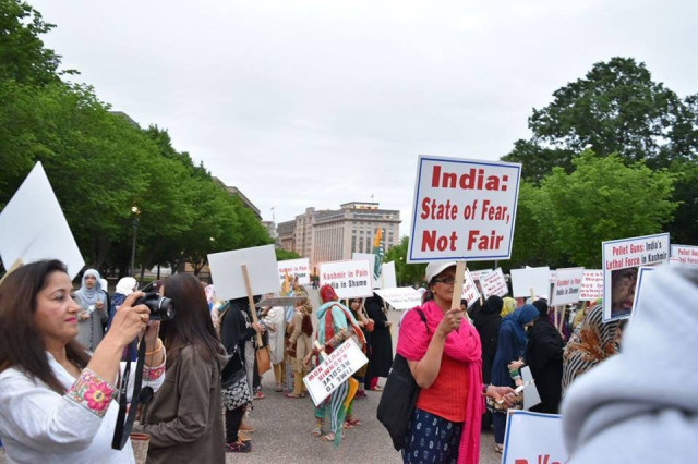protests outside white house photo twitter
