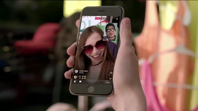 the app lets you invite a friend to share the live stream screen even when you re not in the same place photo facebook the app lets you invite a friend to share the live stream screen even when you re not in the same place photo facebook