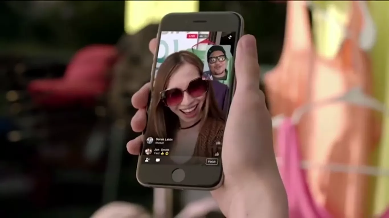 the app lets you invite a friend to share the live stream screen even when you re not in the same place photo facebook the app lets you invite a friend to share the live stream screen even when you re not in the same place photo facebook