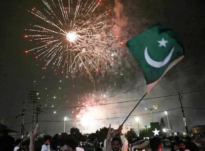 2 killed 95 injured as city celebrates i day
