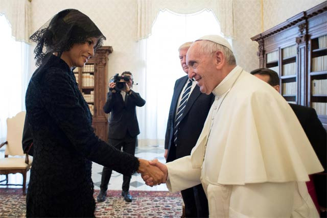 us first lady melania trump visited the kingdom of saudi arabia without a headscarf photo reuters us first lady melania trump visited the kingdom of saudi arabia without a headscarf photo reuters