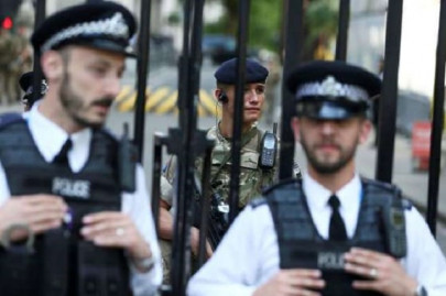 arrests in manchester tripoli as police hunt suicide bomber s network